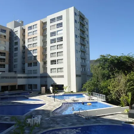 Park Veredas, Rio Quente , com vista para a montanha-2