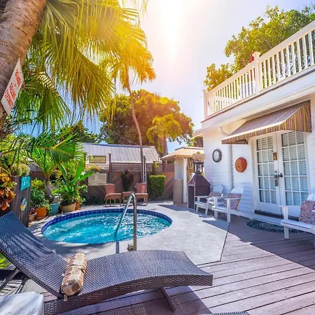 Seascape Tropical Inn (Adults Only)-3