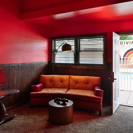 The Dive Motel And Swim Club-3