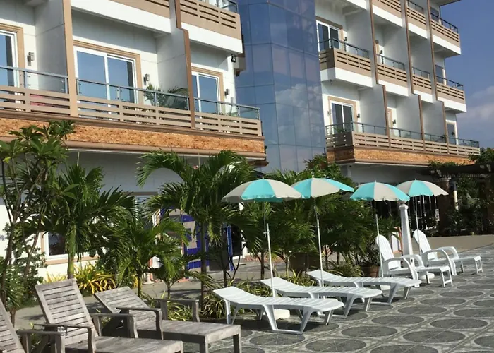 Em Royalle Hotel & Beach Resort