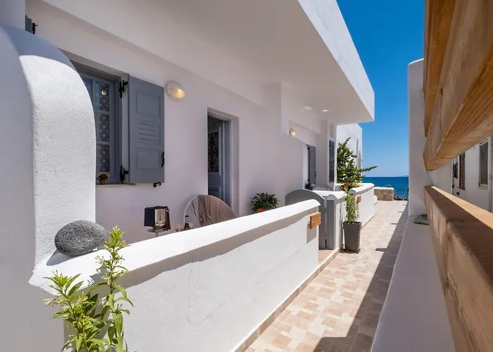 Beach Houses Santorini