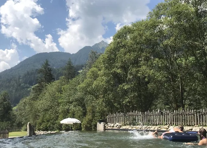 Aurina Lodges Lutago