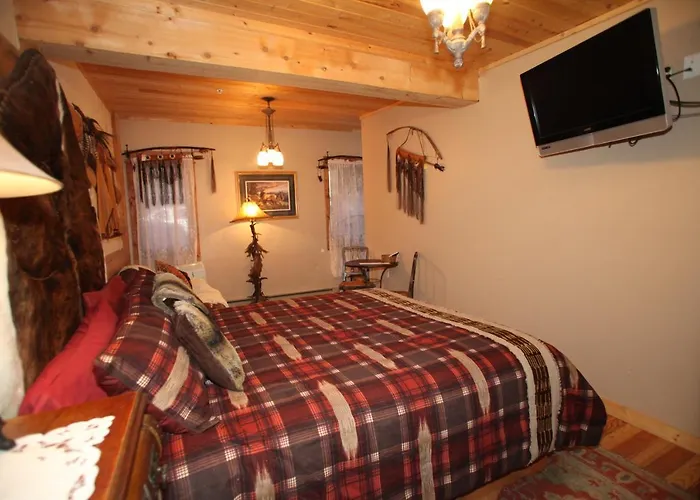 Swan River Inn