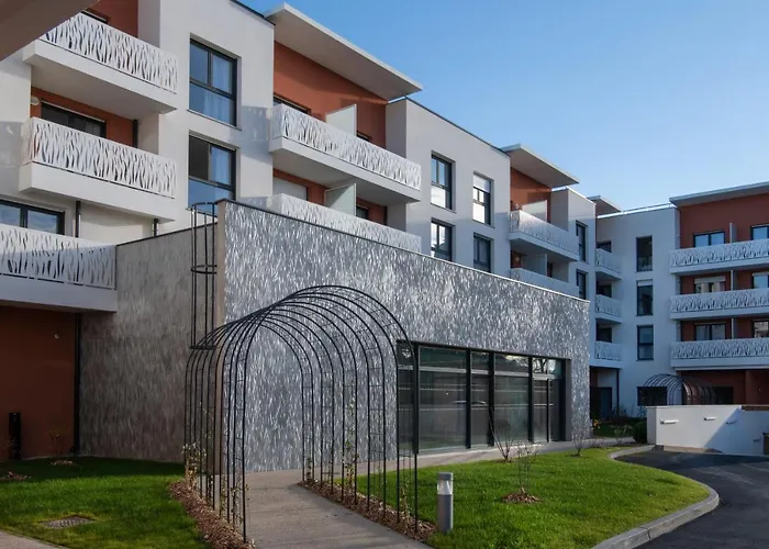 Aparthotel Domitys Les Notes Florales à Combs-la-Ville