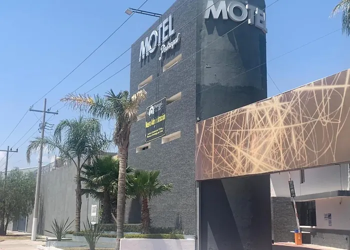 Motel Pedregal Suites