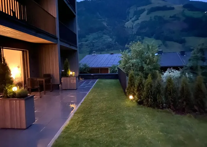 Simple Life Apartments