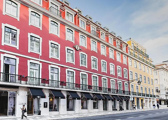 The 7 Hotel, Suites, Studios & Apartments