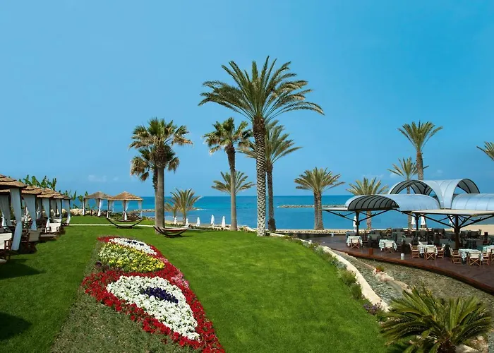 Constantinou Bros Pioneer Beach Hotel