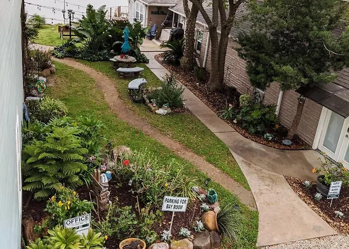 Come Friday Cottages Bacliff