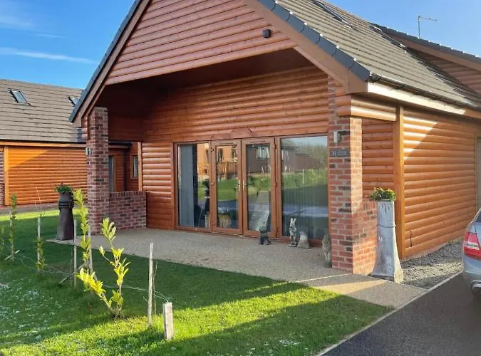 31 Cherry East Riding Of Yorkshire Hot Tub & Fishing Garton