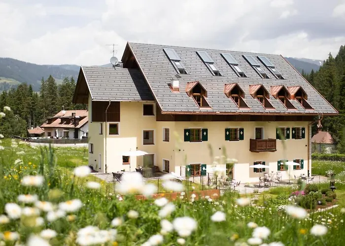 Natura Boutique Chalet Wellness Spa Dobbiaco