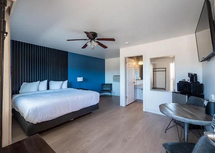 Balanced Rock Inn