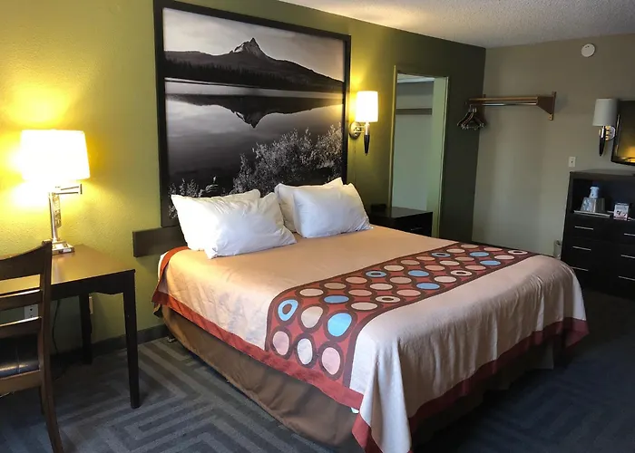 Super 8 By Wyndham Lagrande Hotel La Grande