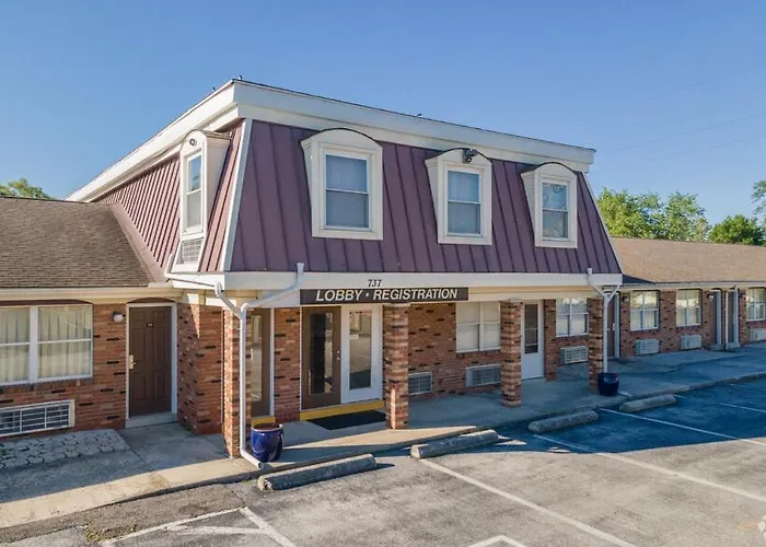 Country Club Inn & Suites Fostoria