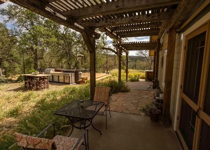 Red Tail Ranch Bed & Breakfast Groveland