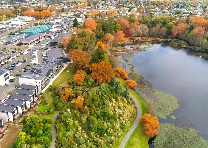 Hidden Lake Hotel & Apartments Cambridge