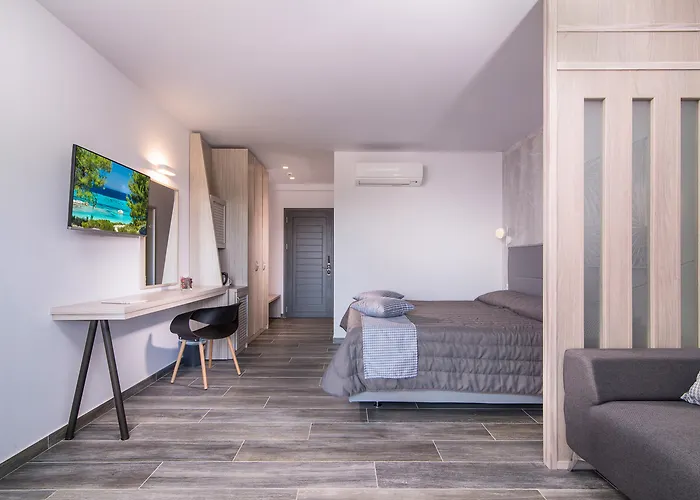 Lagomandra Hotel And Spa