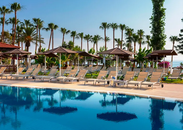 Cavo Maris Beach Hotel & Suites Protaras