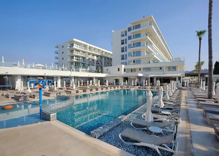 Nelia Beach Hotel&Spa