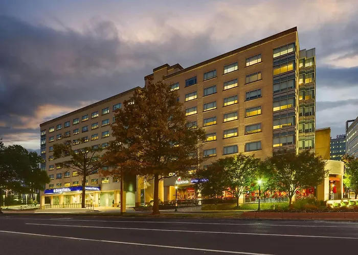 Doubletree By Hilton St. Louis Forest Park