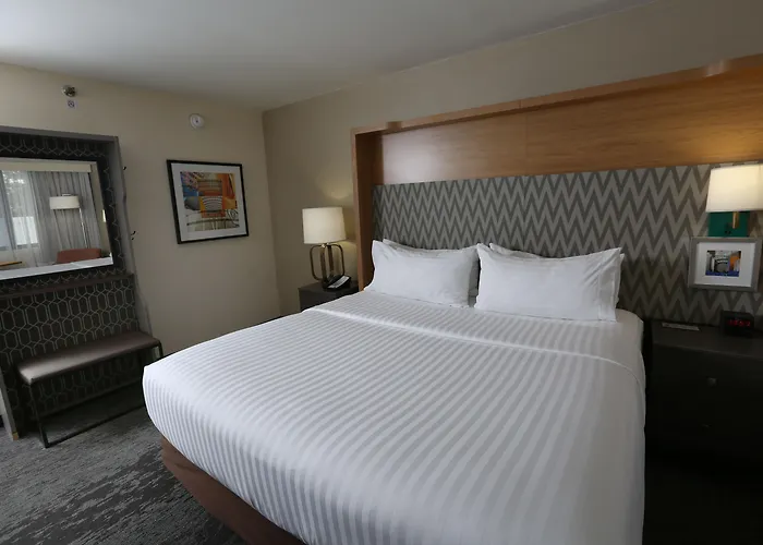Holiday Inn Chicago North Shore By Ihg Skokie