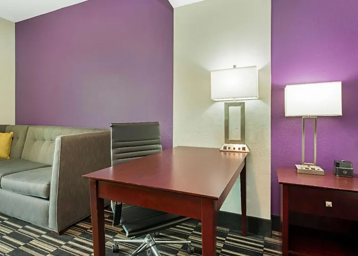 La Quinta By Wyndham Bridge City-Orange