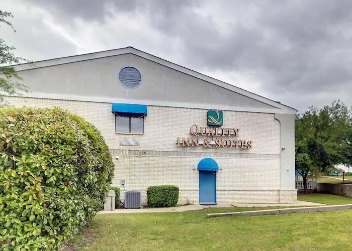 Quality Inn & Suites Grand Prairie South