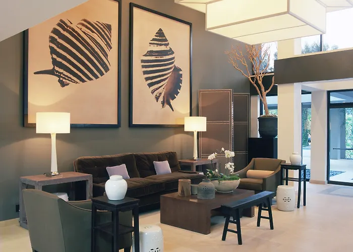 Luxe Sunset Boulevard Hotel