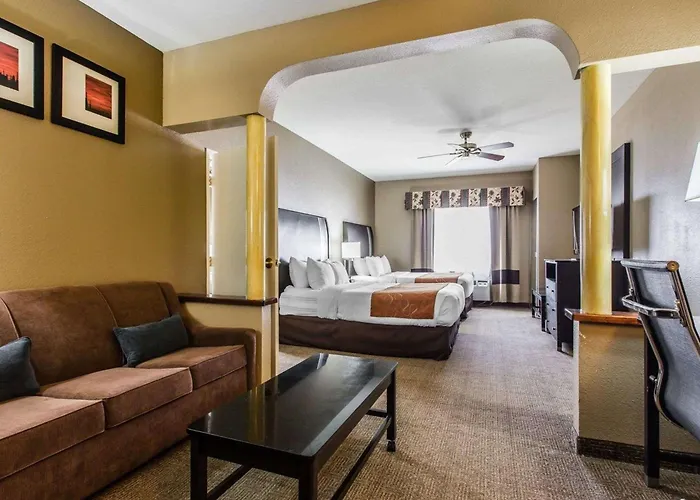 Comfort Suites Bakersfield