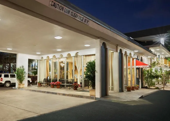 Travelodge By Wyndham Bakersfield
