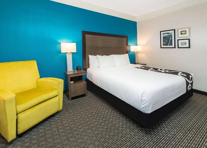 La Quinta By Wyndham Tampa Brandon Regency Park Hotel