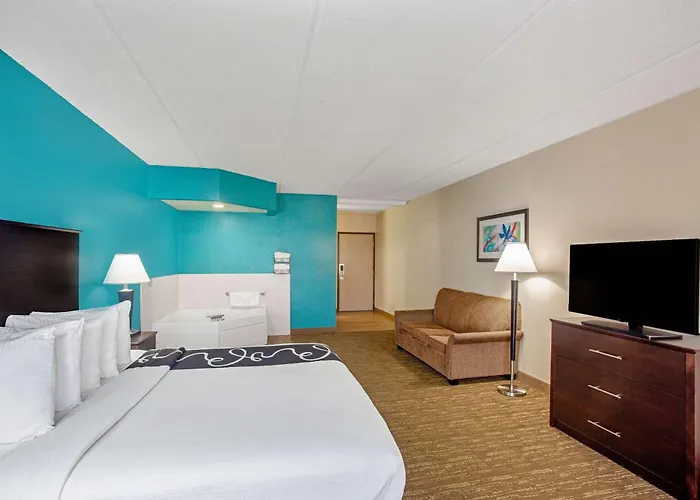 Comfort Inn & Suites Sarasota I75 The Meadows
