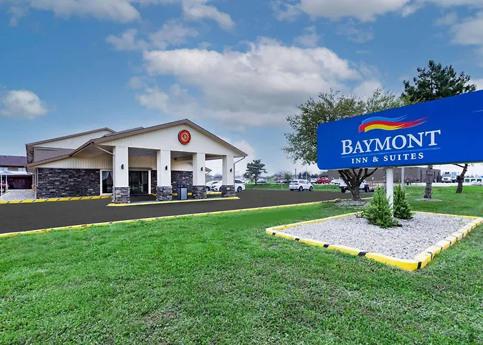 Baymont By Wyndham Perrysburg-Toledo Hotel
