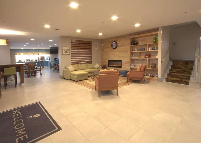 Country Inn & Suites By Radisson, Moline Airport