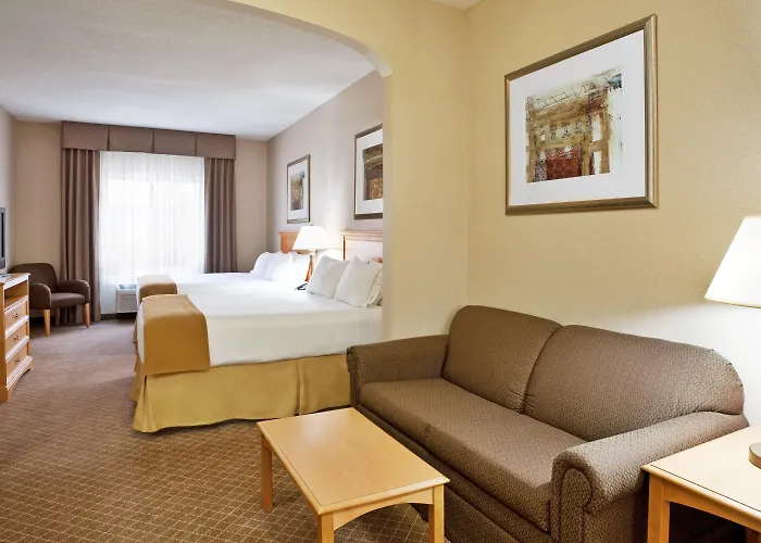Holiday Inn Express Hotel & Suites Chesterfield - Selfridge Area By Ihg