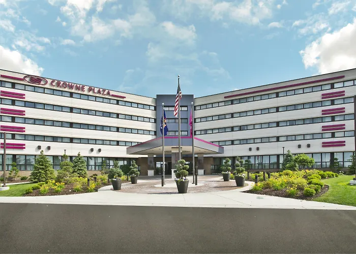 Crowne Plaza By Ihg