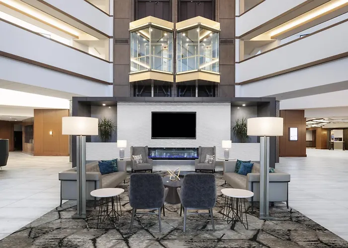 Crowne Plaza By Ihg