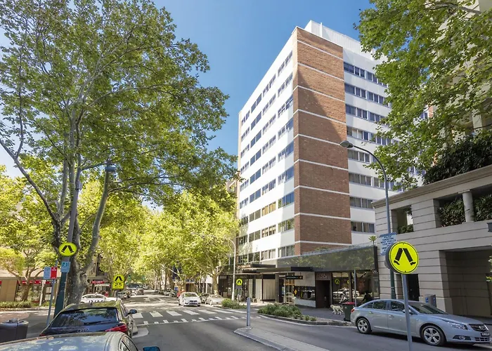 Macleay Hotel