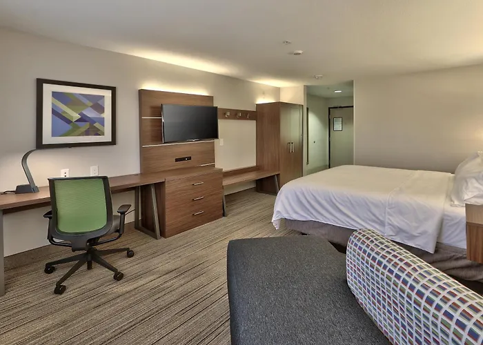Holiday Inn Express & Suites Portales By Ihg