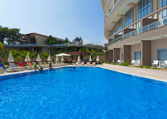 Justiniano Park Conti Hotel Okurcalar