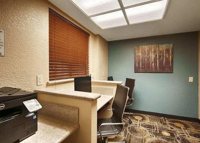 Best Western San Dimas Hotel & Suites