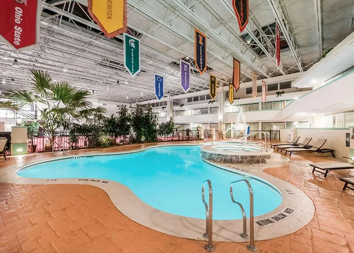 Ramada By Wyndham State College Hotel & Conference Center