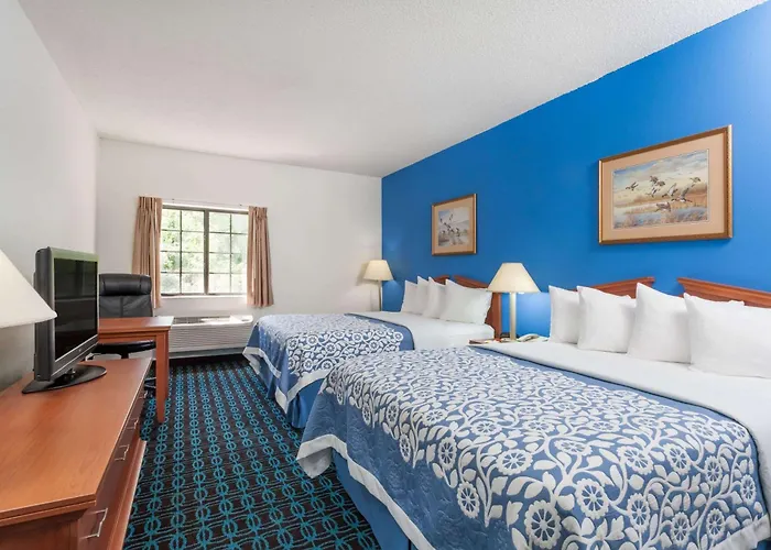 Days Inn & Suites By Wyndham