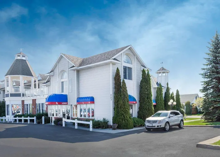 Ramada By Wyndham Mackinaw City Waterfront