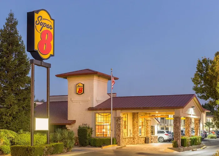 Super 8 By Wyndham Corning
