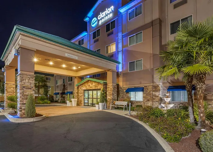Clarion Pointe Medford Hotel