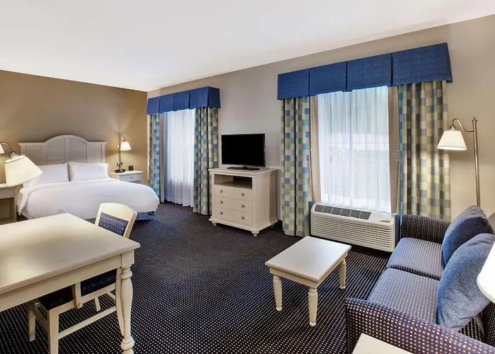 Hampton Inn & Suites - Cape Cod / West Yarmouth