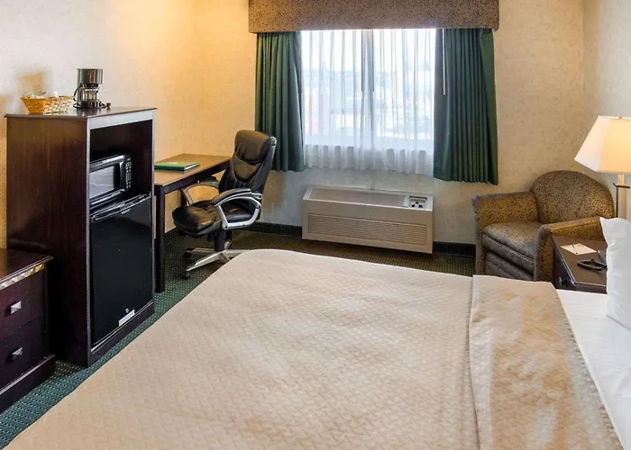 Quality Inn Near Northtown Mall & National Sports Center