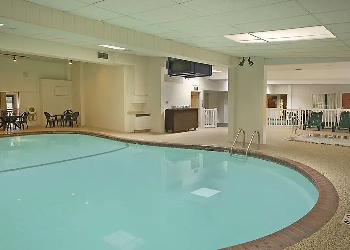 Saint Paul Hotels With Jacuzzi in Room