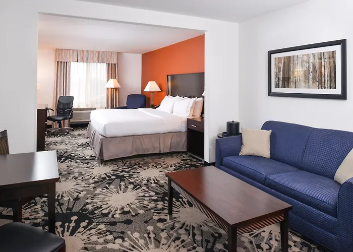 Holiday Inn Express & Suites Greenfield By Ihg